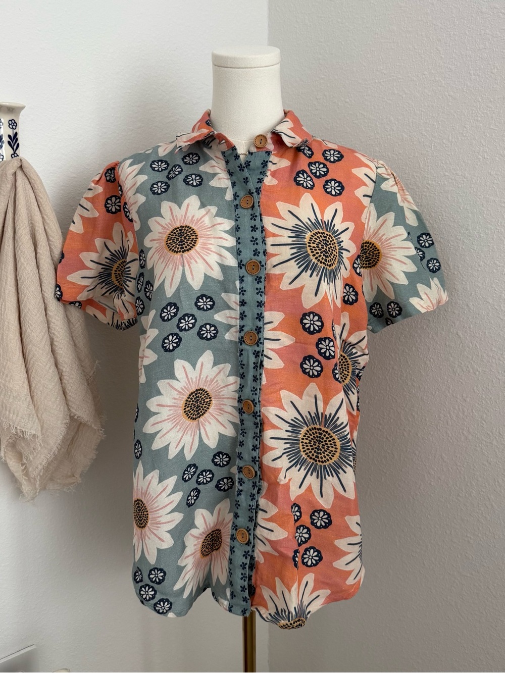 FARM Rio Split Floral Button-Down Shirt in Coral & Teal